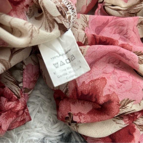 Floral Ruffle Blouse - Picture 6 of 7